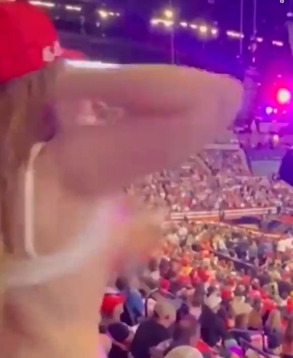 Ava Louise Show Big Boobs Outside Viral Video