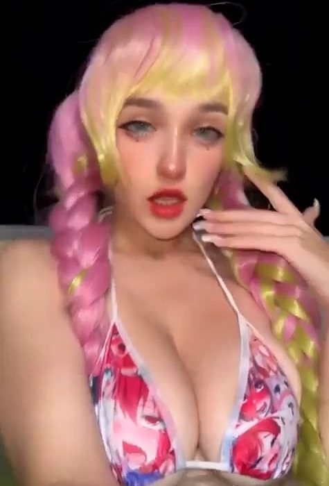 Fesch6 Tease Bobbs In Pool