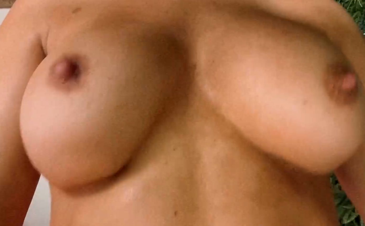 Paige VanZant Nude Show Nipple