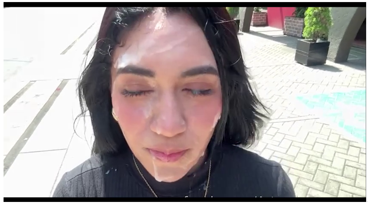 Artemis Carmona Outdoor Cumwalk